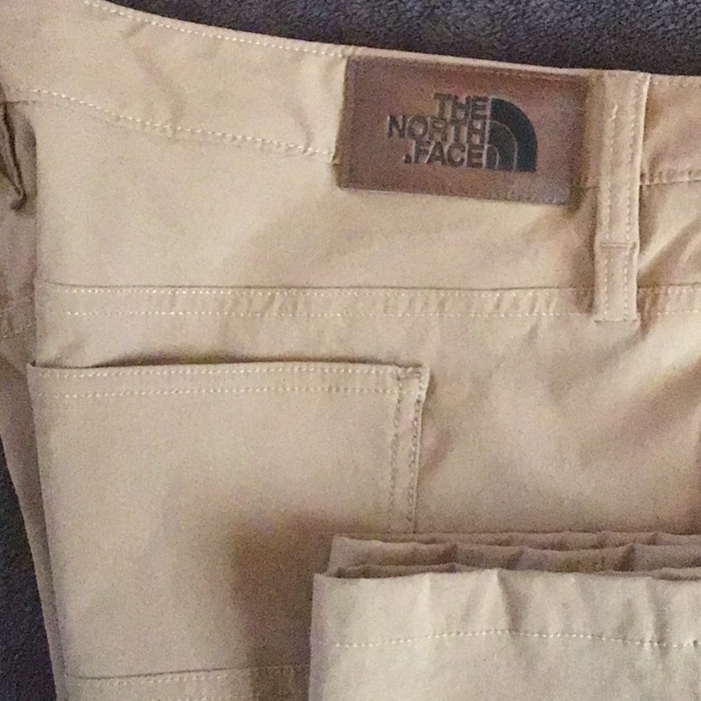 NWOT THE NORTH FACE PANTS SIZE 40-32